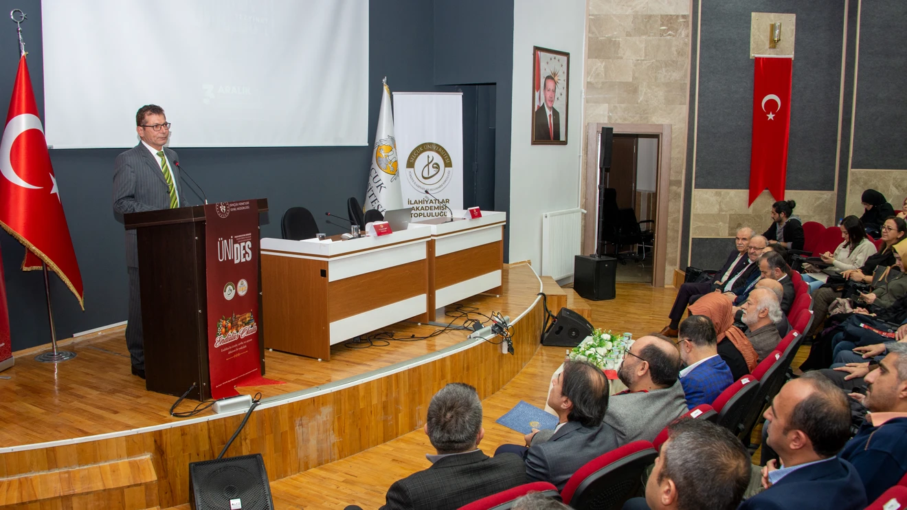 Selçuk Üniversitesinde Endülüs Okulu Paneli düzenlendi